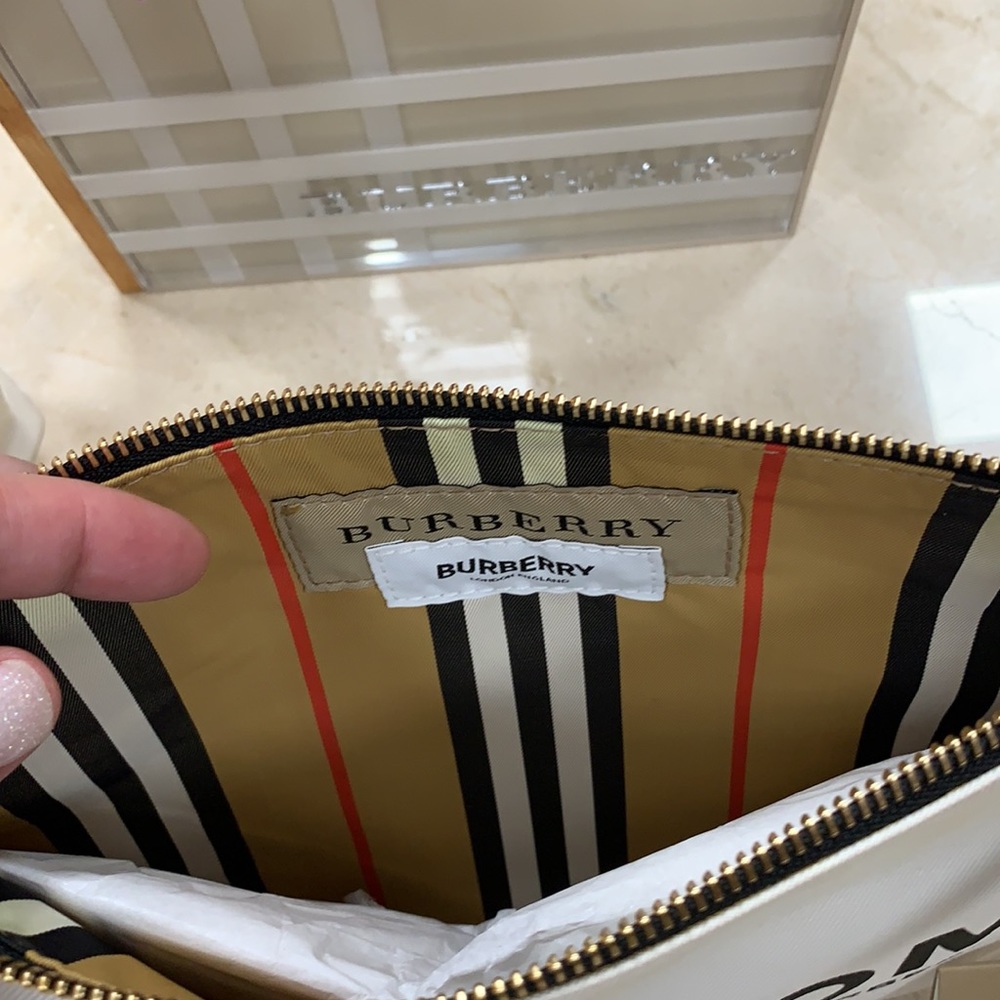 BURBERRY LONDON LARGE CHALK WHITE COTTON POUCH CLUTCH W/ KINGDOM CHECK LINING - Picture 15 of 16